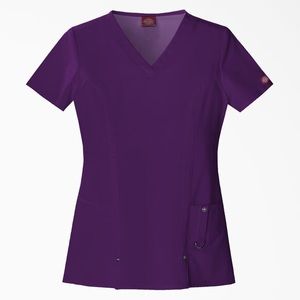 Women’s XTREME stretch V neck scrub top